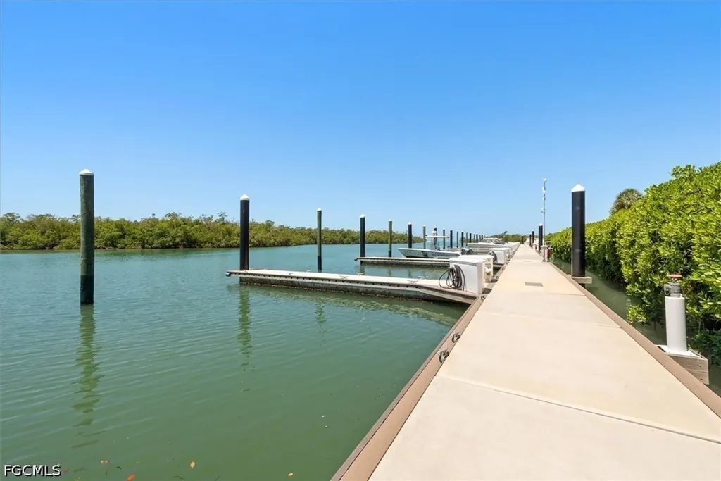 425 Dockside Drive Naples FL 34110