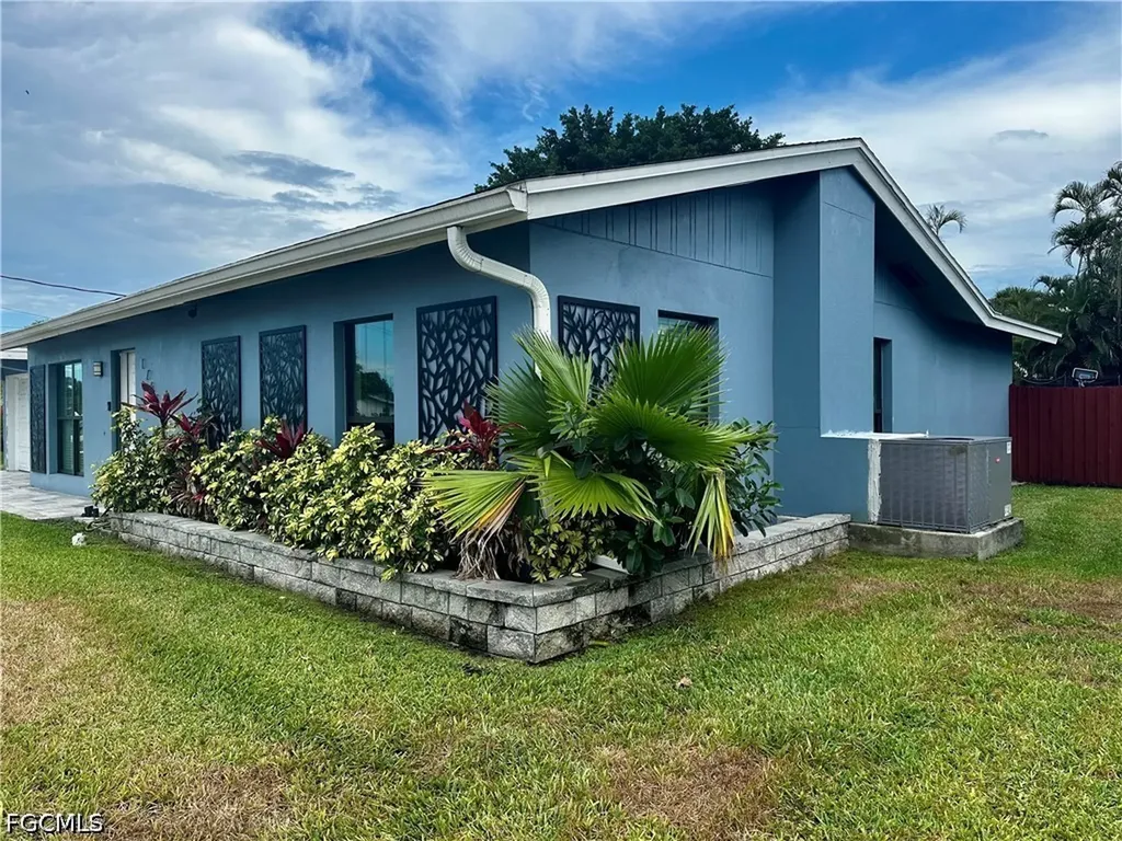 1763 Inlet Drive North Fort Myers FL 33903