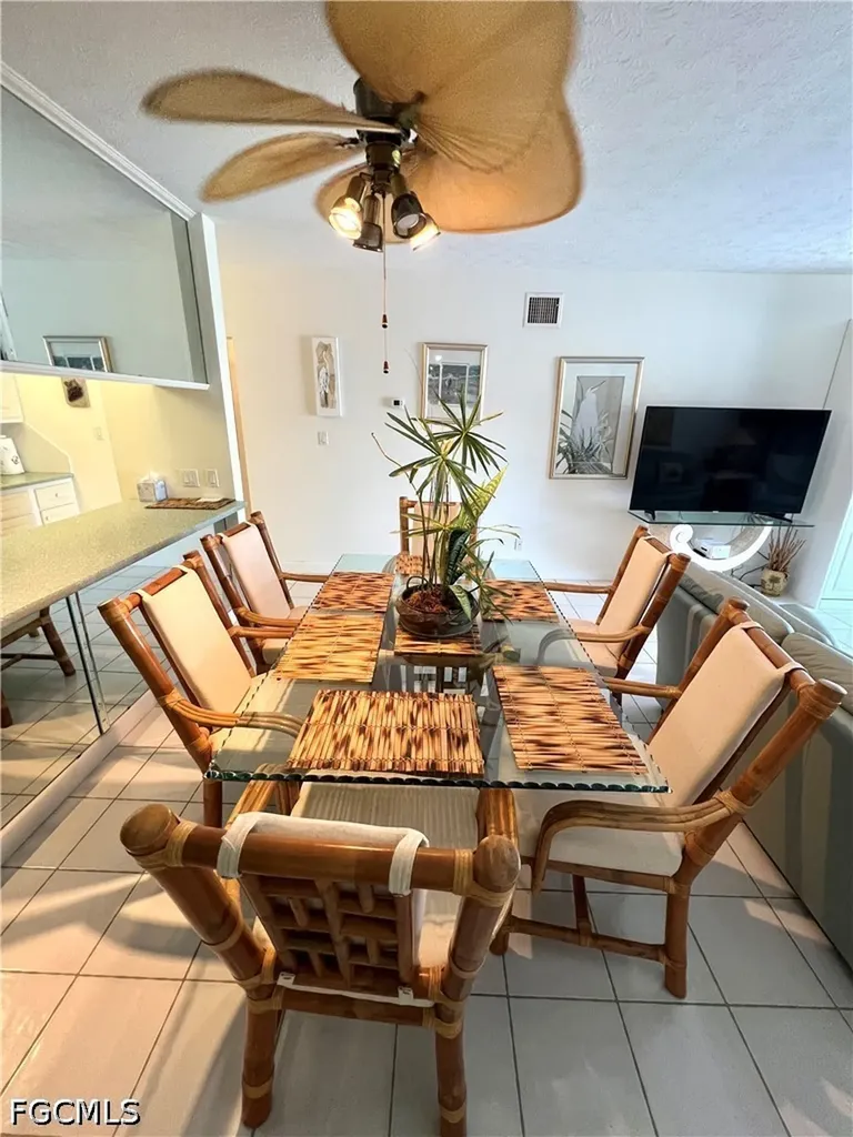 60 Pelican Street W Naples FL 34113