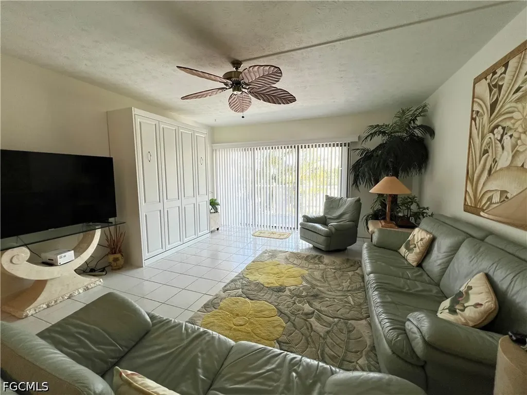 60 Pelican Street W Naples FL 34113