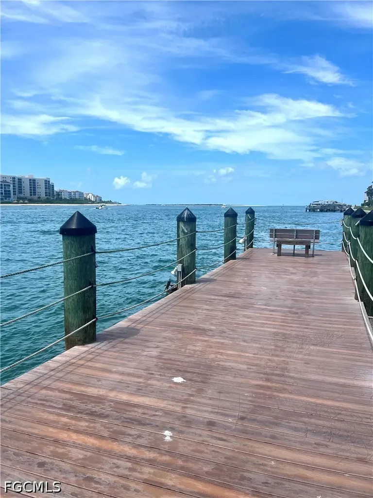 60 Pelican Street W Naples FL 34113