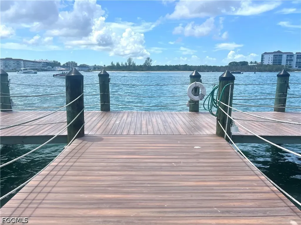 60 Pelican Street W Naples FL 34113