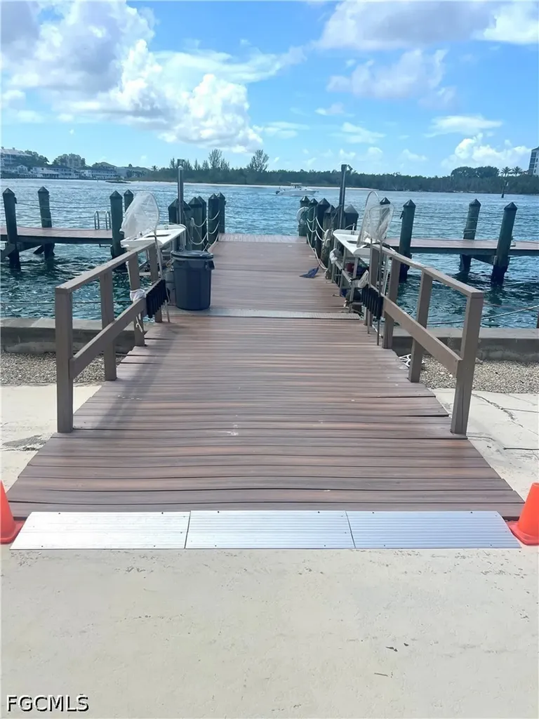 60 Pelican Street W Naples FL 34113