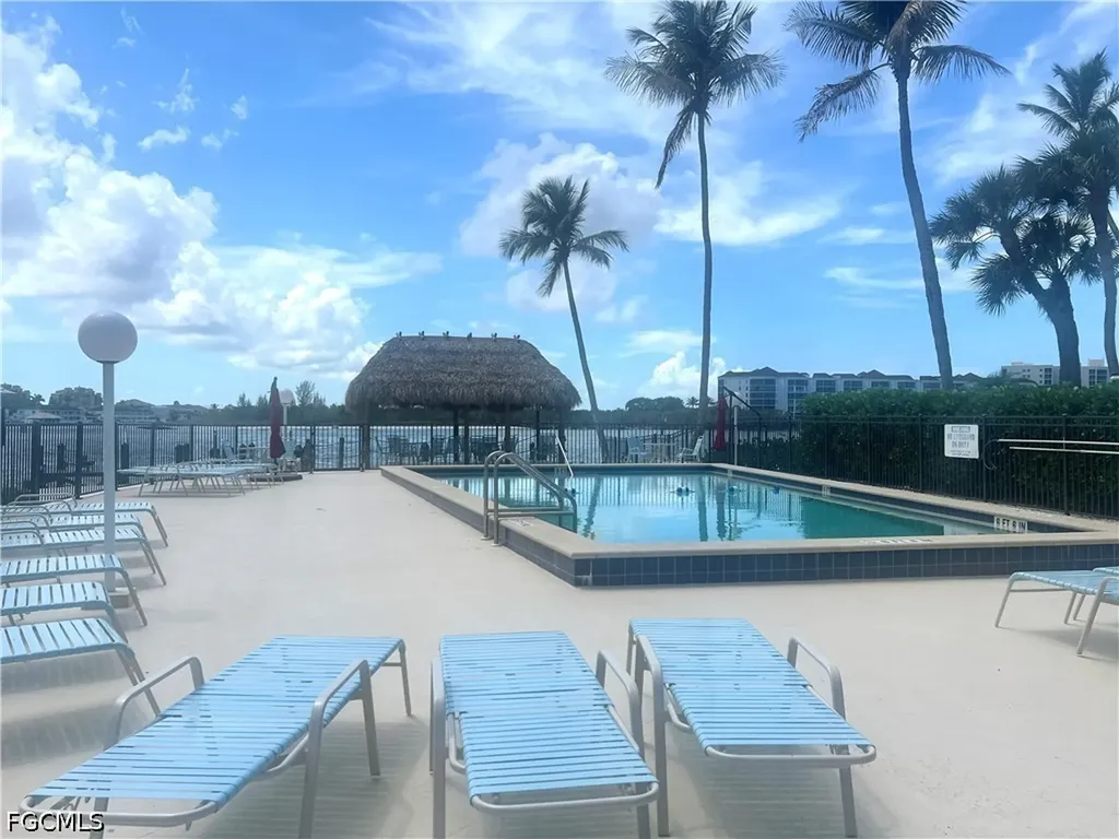 60 Pelican Street W Naples FL 34113