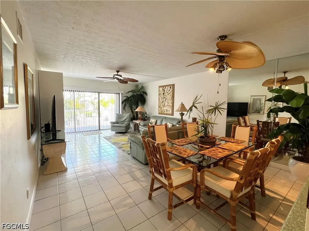 60 Pelican Street W Naples FL 34113