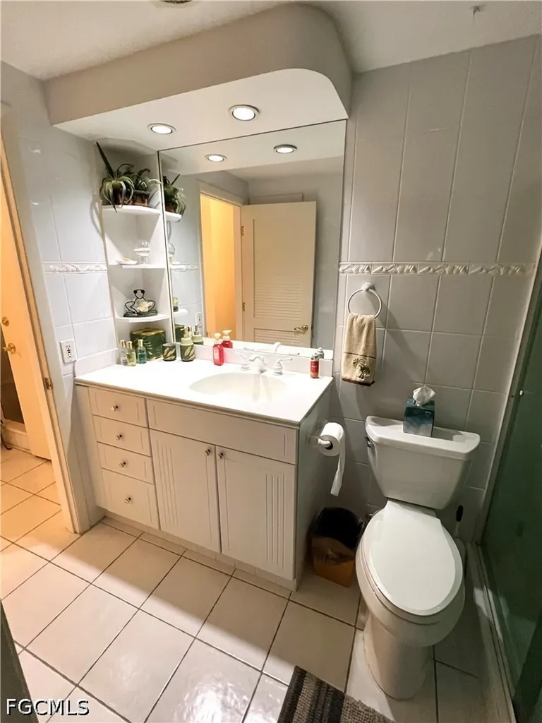 60 Pelican Street W Naples FL 34113