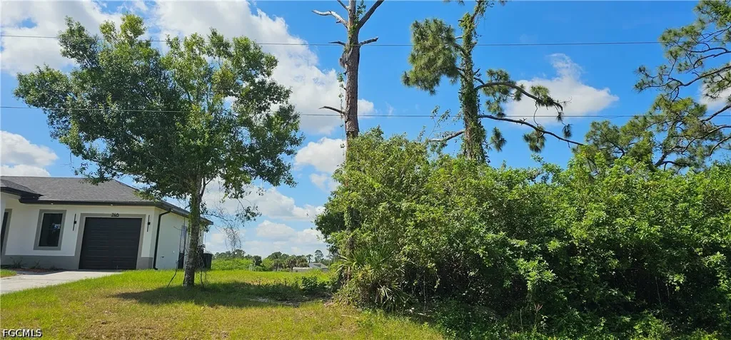 746 Chattman Street E Lehigh Acres FL 33974