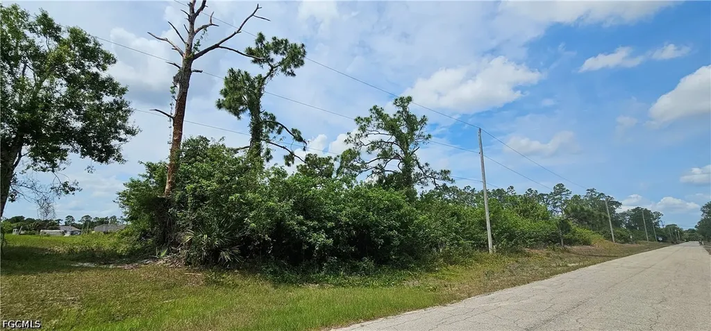 746 Chattman Street E Lehigh Acres FL 33974