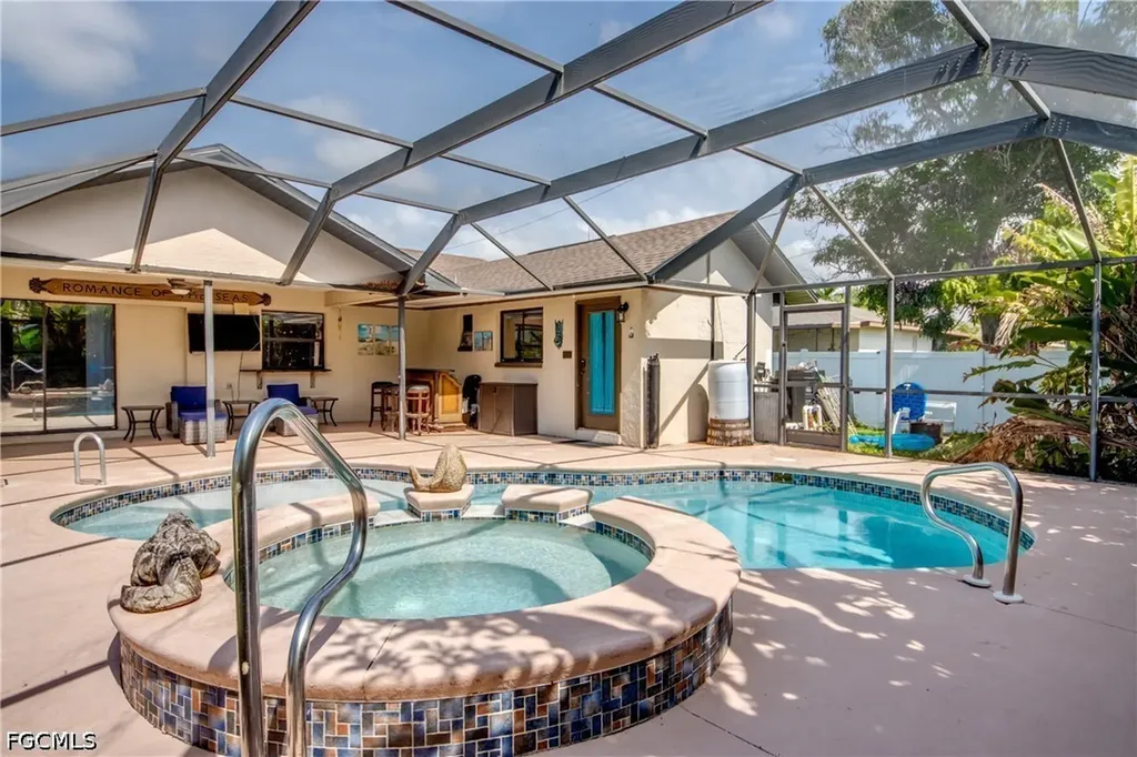 3723 SE 2nd Place Cape Coral FL 33904