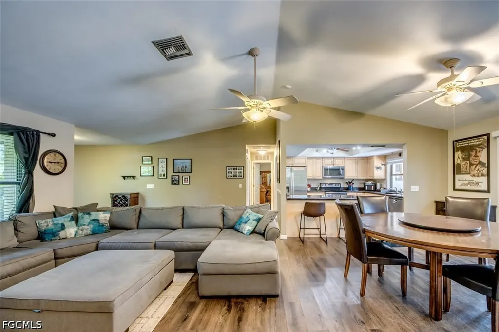 3723 SE 2nd Place Cape Coral FL 33904