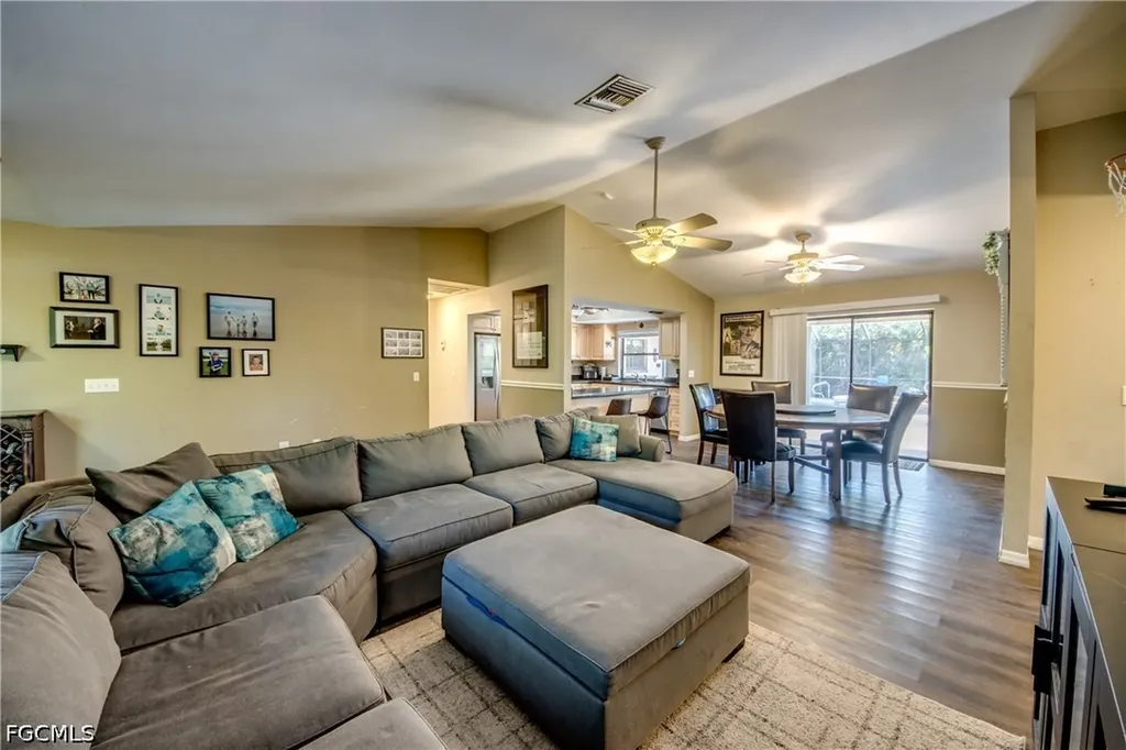 3723 SE 2nd Place Cape Coral FL 33904
