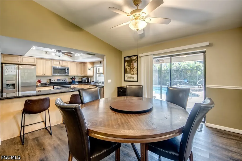 3723 SE 2nd Place Cape Coral FL 33904
