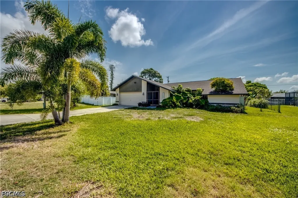 3723 SE 2nd Place Cape Coral FL 33904