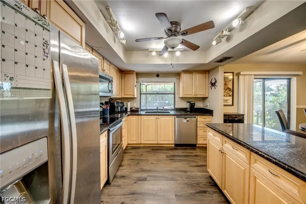 3723 SE 2nd Place Cape Coral FL 33904