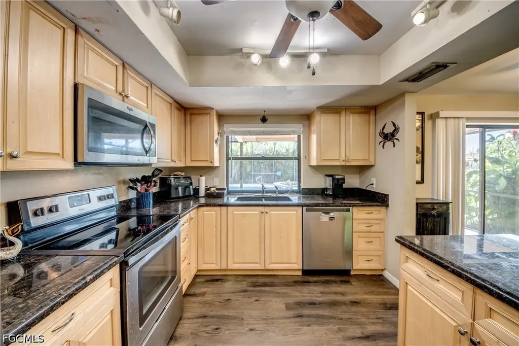 3723 SE 2nd Place Cape Coral FL 33904