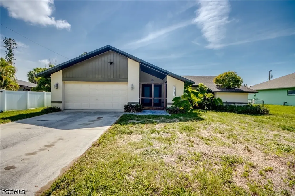 3723 SE 2nd Place Cape Coral FL 33904