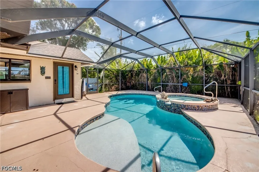 3723 SE 2nd Place Cape Coral FL 33904