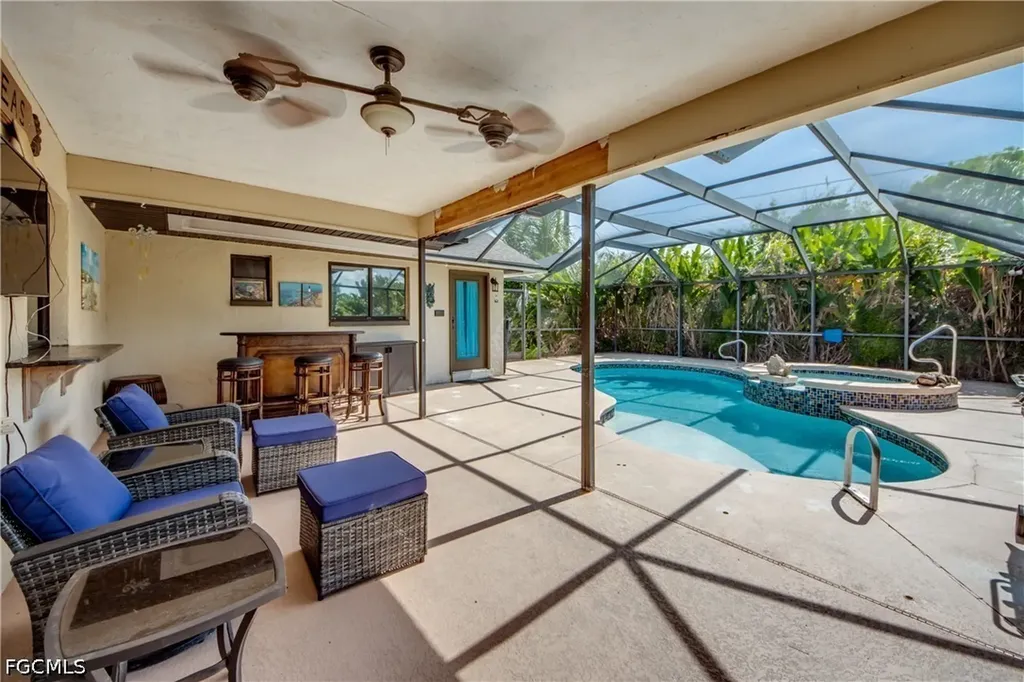3723 SE 2nd Place Cape Coral FL 33904