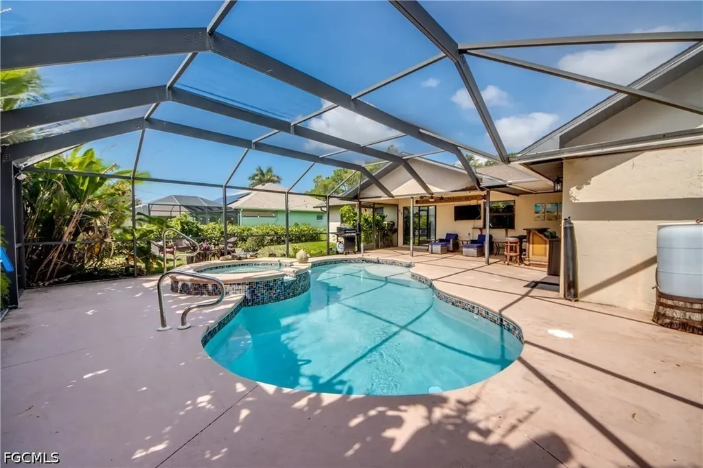 3723 SE 2nd Place Cape Coral FL 33904