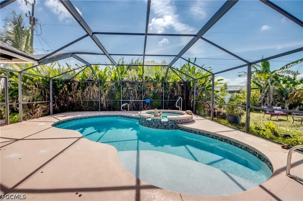 3723 SE 2nd Place Cape Coral FL 33904