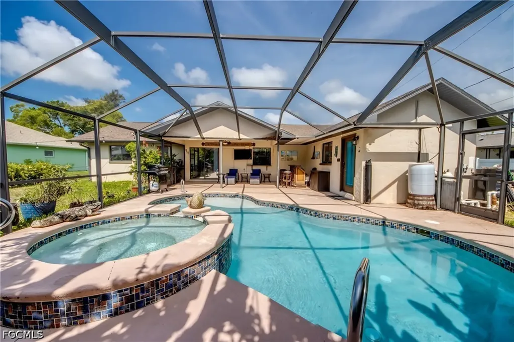 3723 SE 2nd Place Cape Coral FL 33904