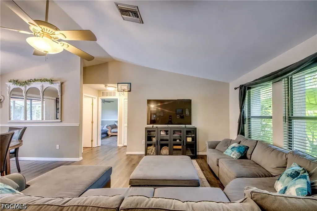 3723 SE 2nd Place Cape Coral FL 33904