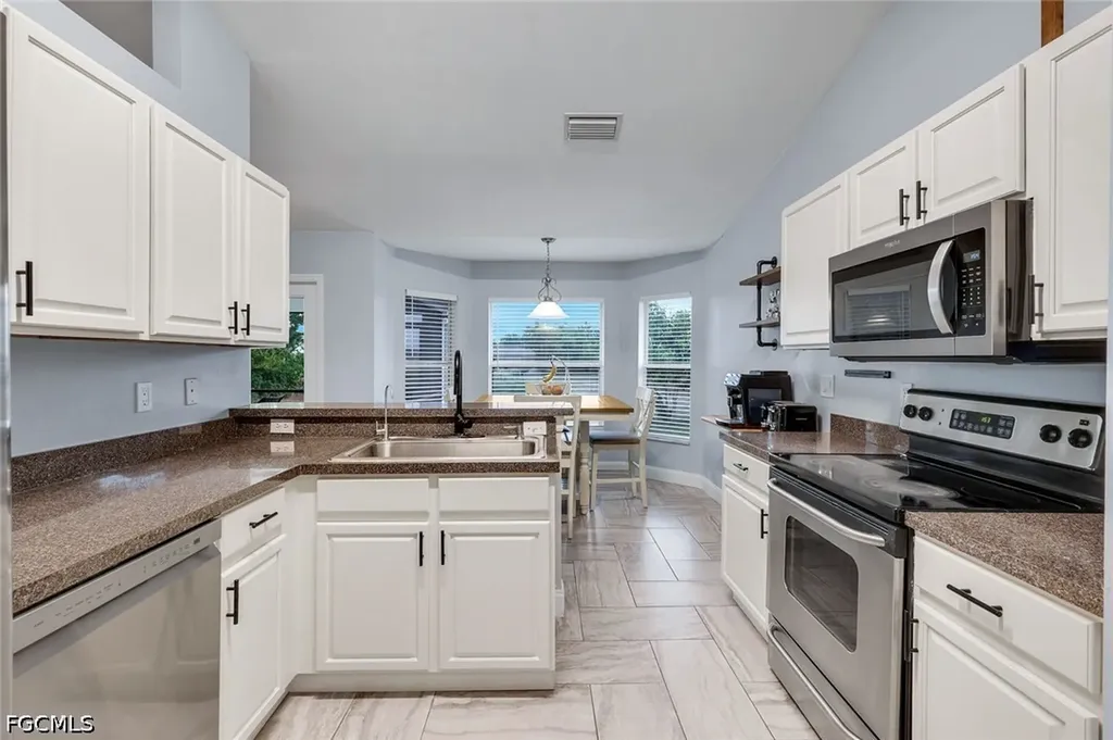 1402 NE 19th Terrace Cape Coral FL 33909