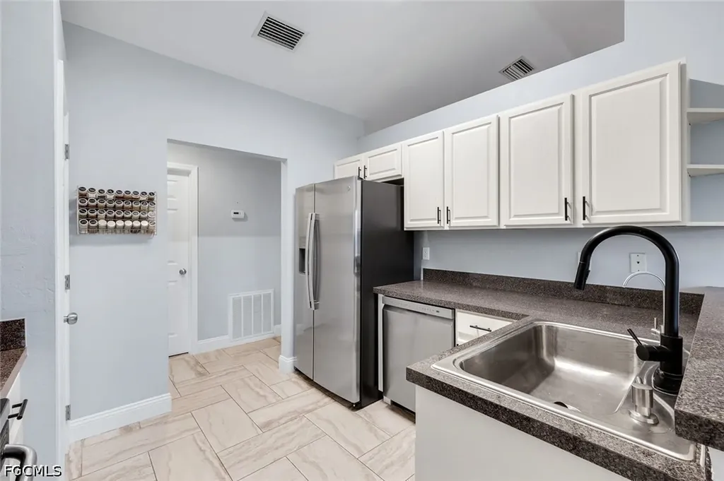 1402 NE 19th Terrace Cape Coral FL 33909