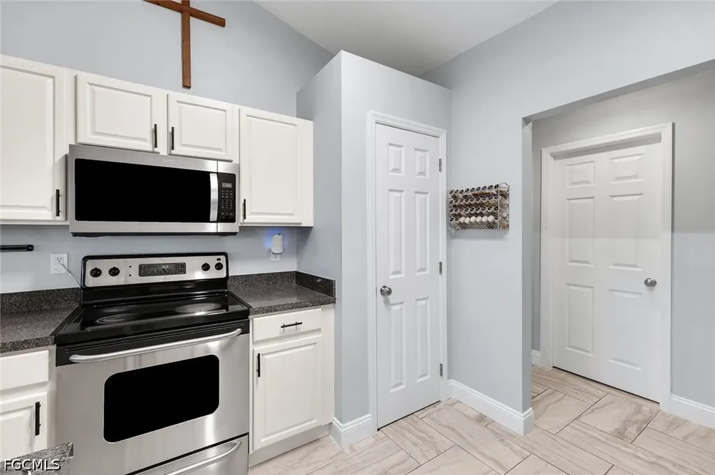 1402 NE 19th Terrace Cape Coral FL 33909