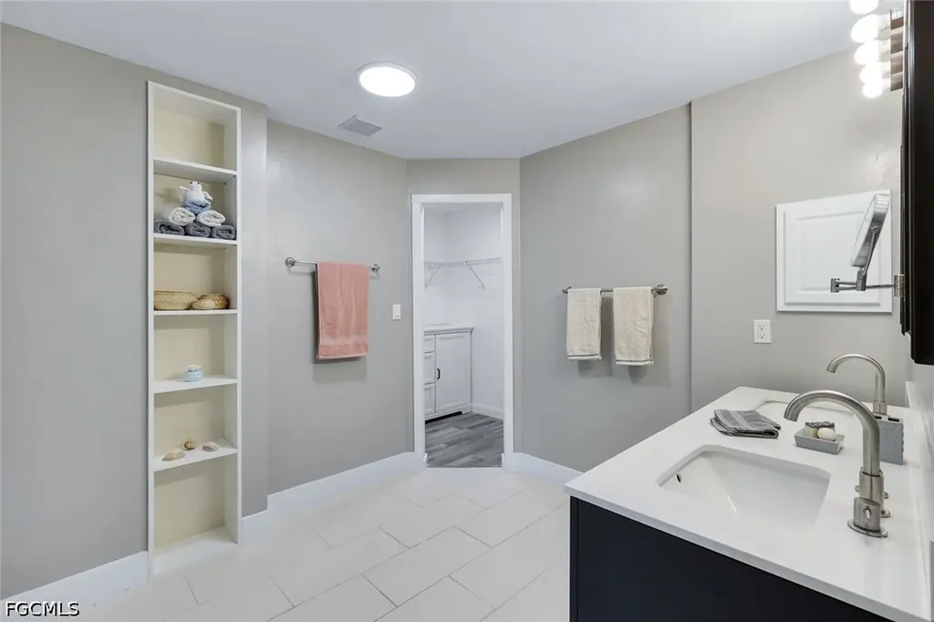 1402 NE 19th Terrace Cape Coral FL 33909