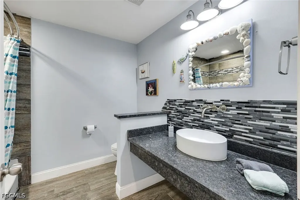 1402 NE 19th Terrace Cape Coral FL 33909