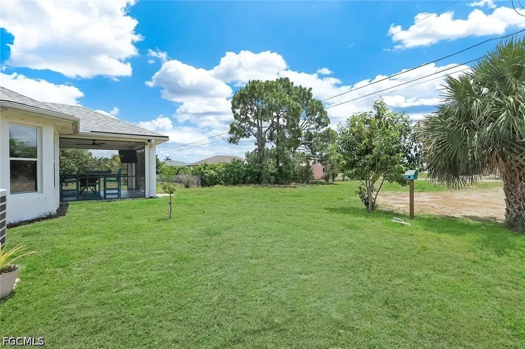1402 NE 19th Terrace Cape Coral FL 33909
