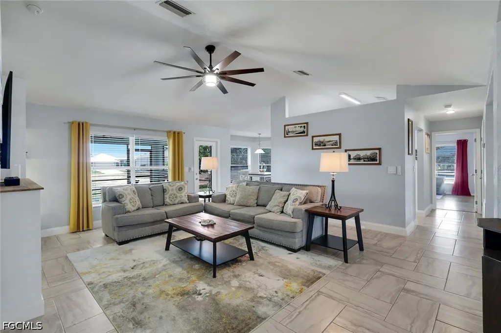 1402 NE 19th Terrace Cape Coral FL 33909