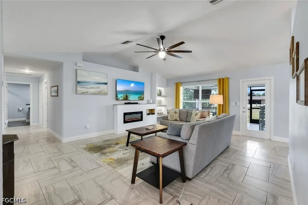 1402 NE 19th Terrace Cape Coral FL 33909