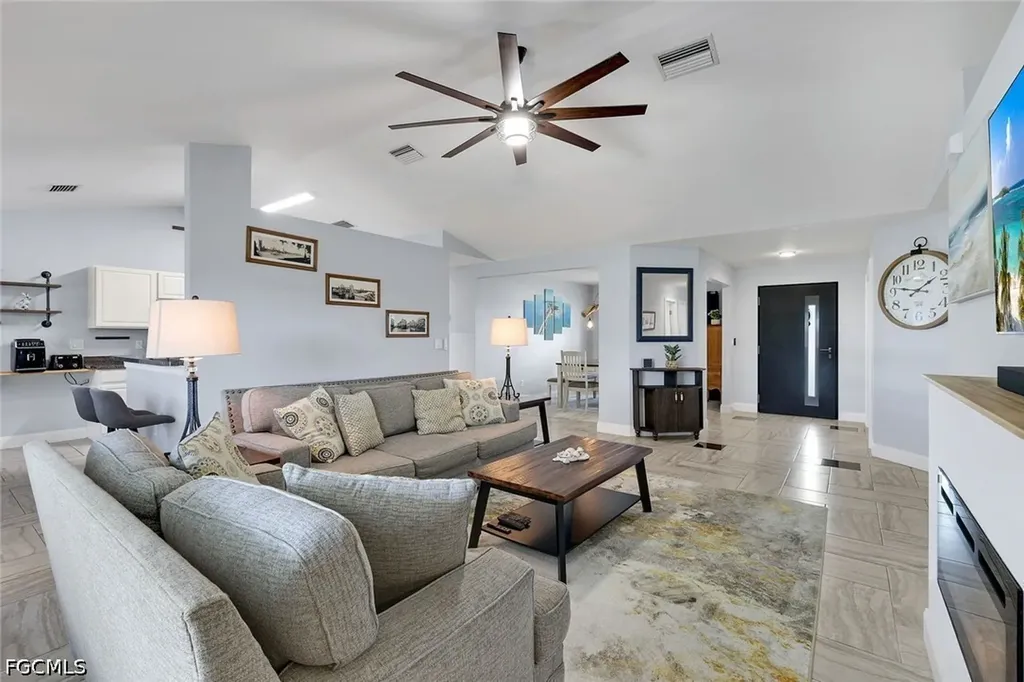 1402 NE 19th Terrace Cape Coral FL 33909