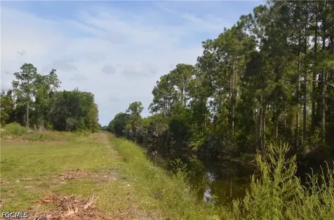 5005 28TH Street SW Lehigh Acres FL 33973