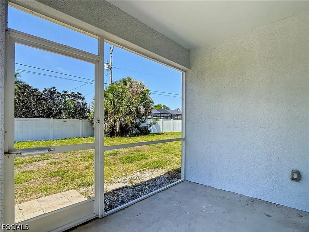 330 SW 31st Street Cape Coral FL 33914