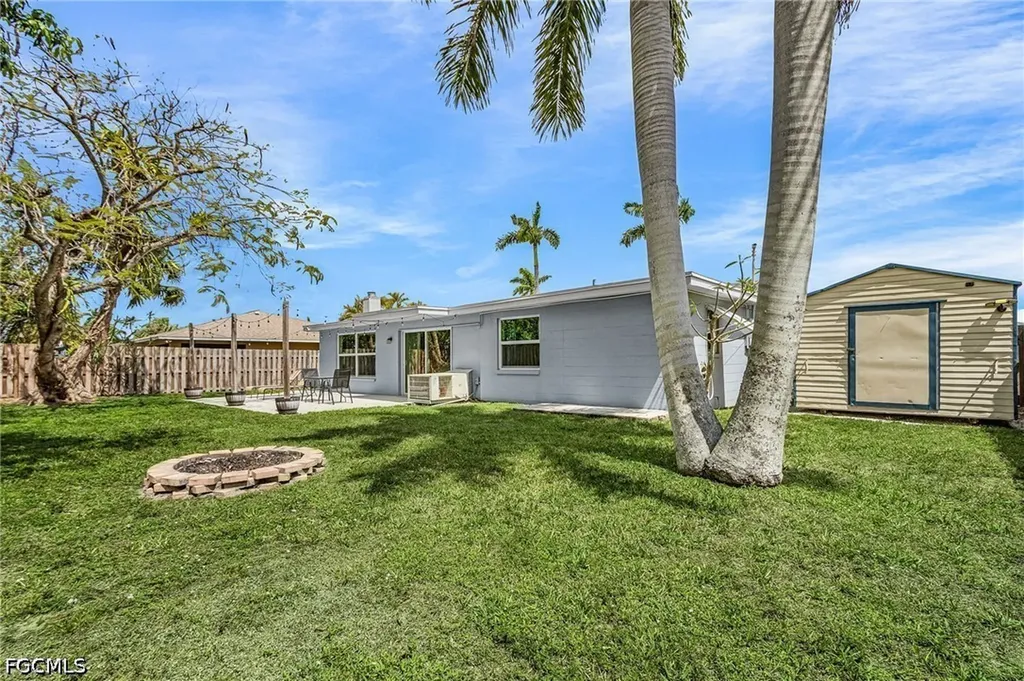 776 Entrada Drive S Fort Myers FL 33919