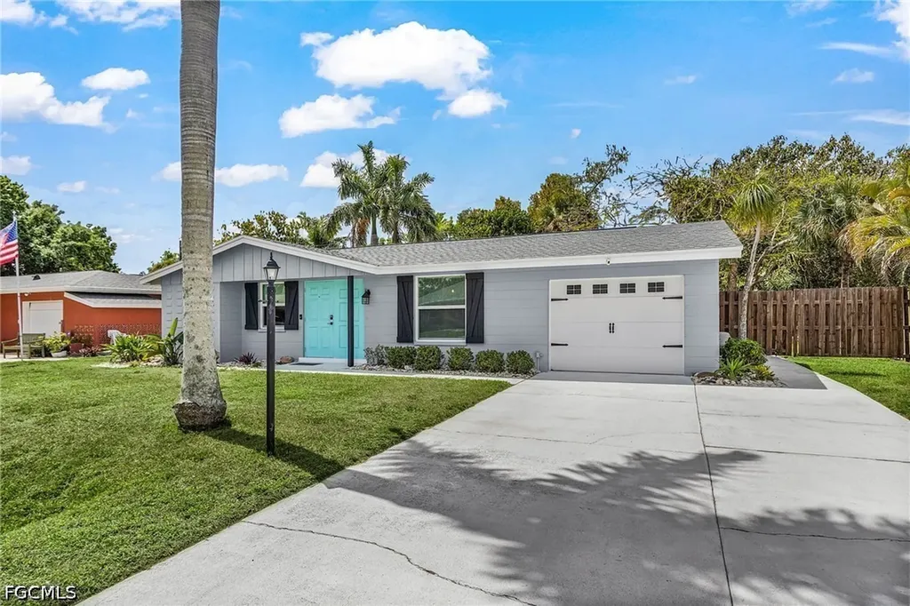 776 Entrada Drive S Fort Myers FL 33919