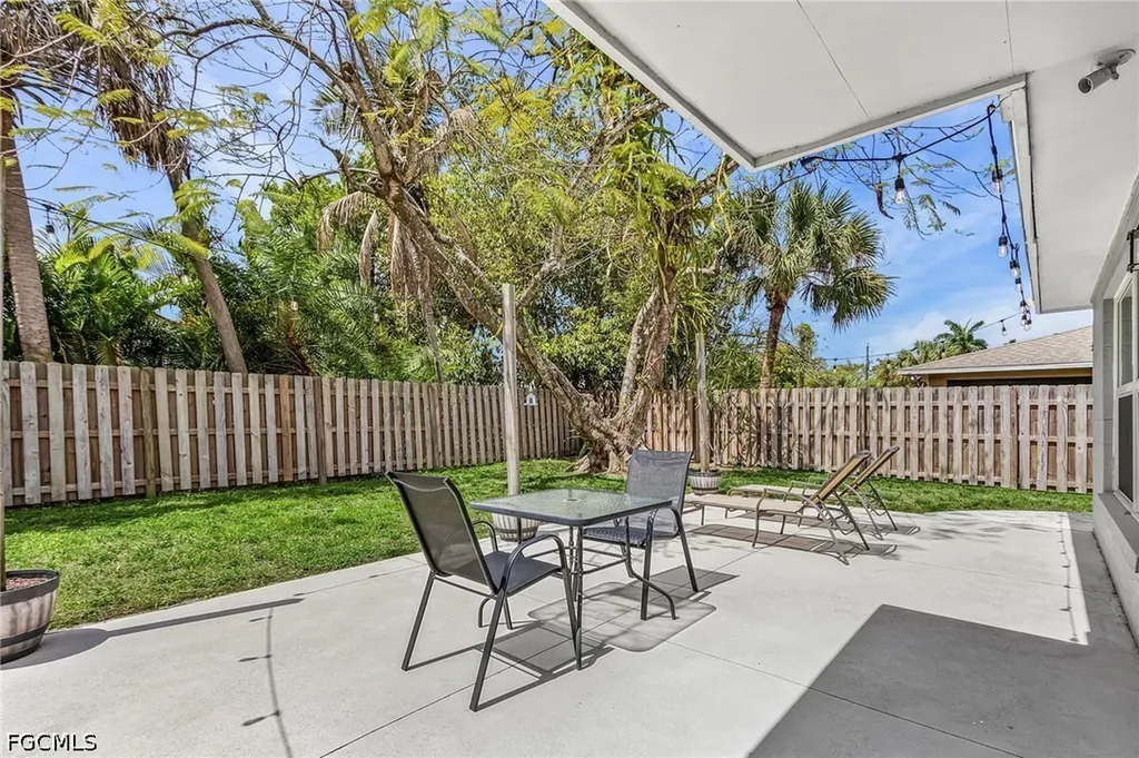 776 Entrada Drive S Fort Myers FL 33919