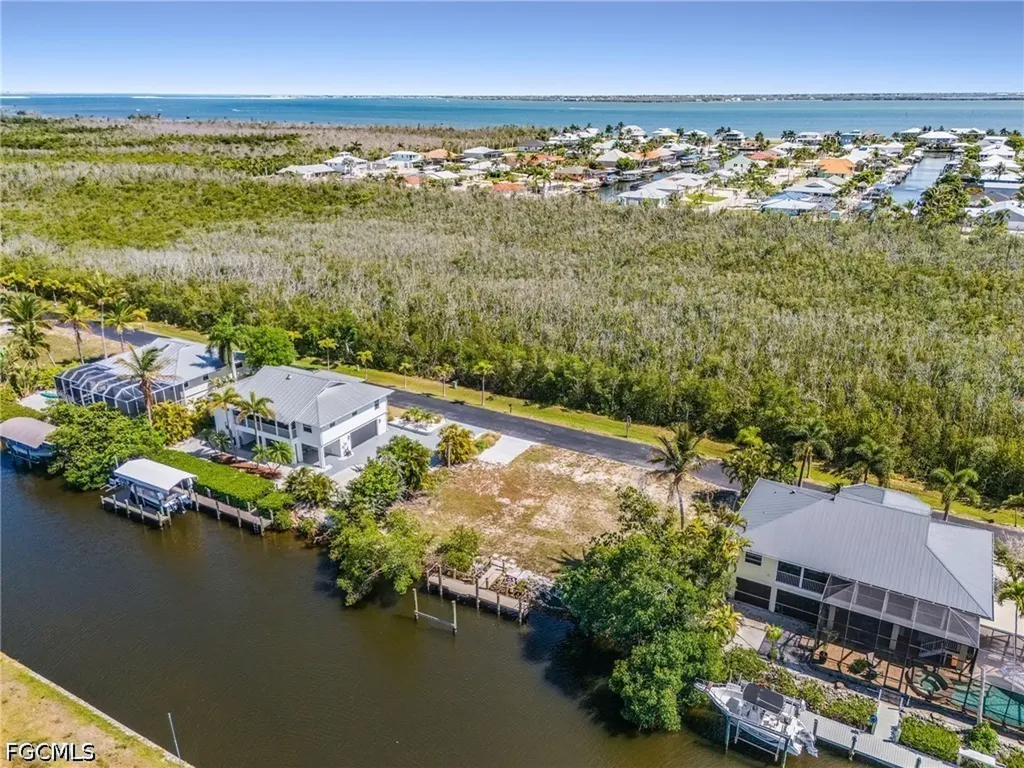 2936 Buttonwood Key Court St. James City FL 33956