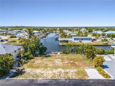 2936 Buttonwood Key Court ST. James City FL 33956