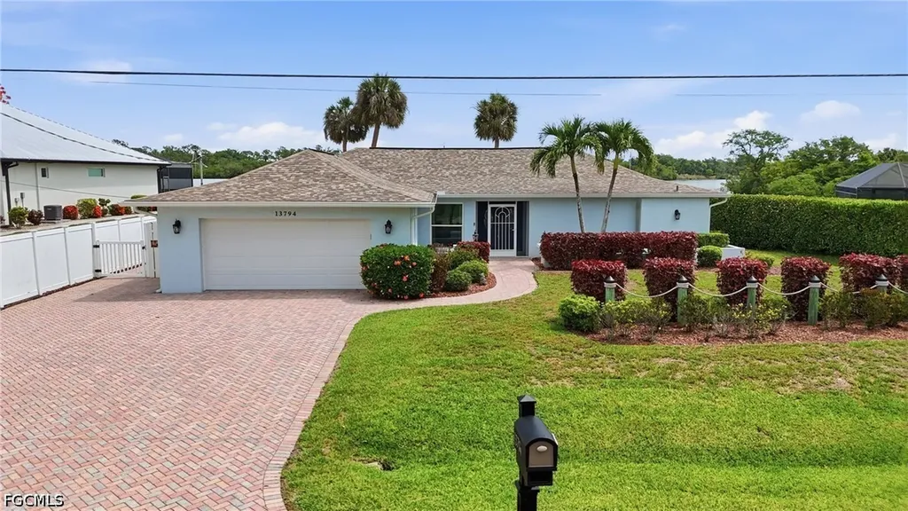Fort Myers FL, 13794 River Forest Drive