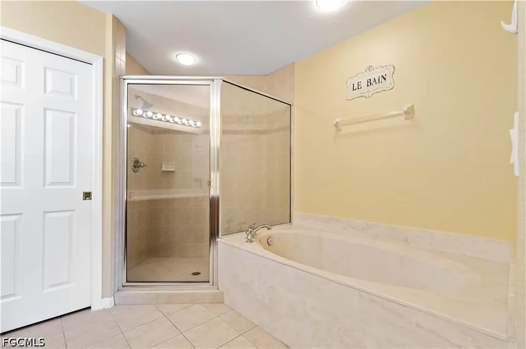 2448 Laurentina Lane Cape Coral FL 33909