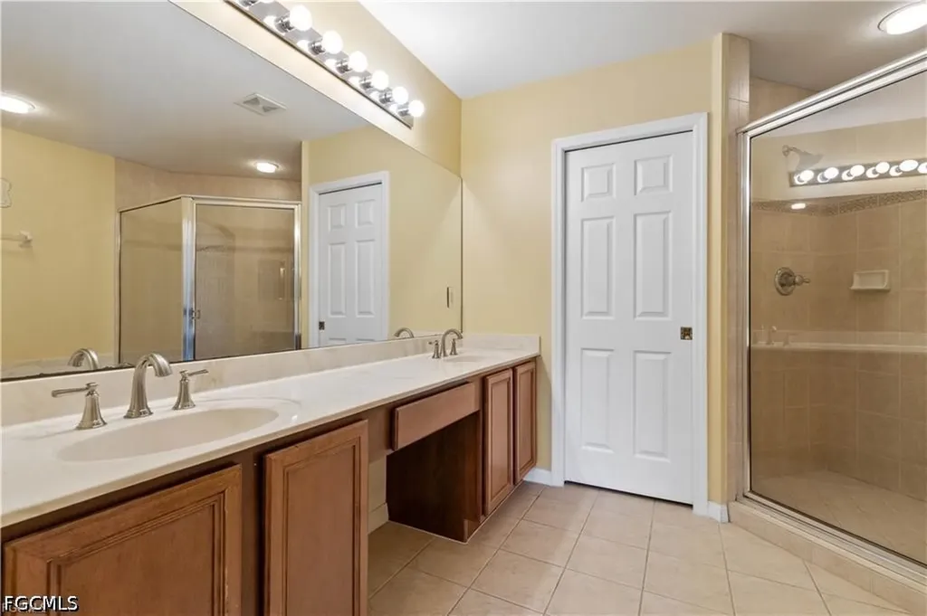 2448 Laurentina Lane Cape Coral FL 33909