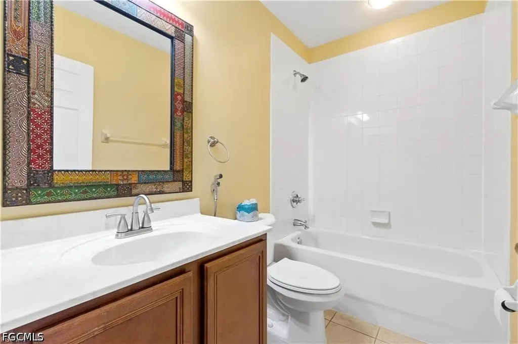 2448 Laurentina Lane Cape Coral FL 33909