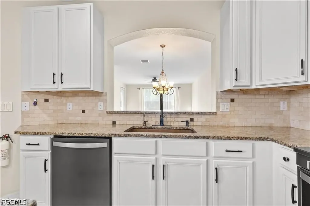 2448 Laurentina Lane Cape Coral FL 33909