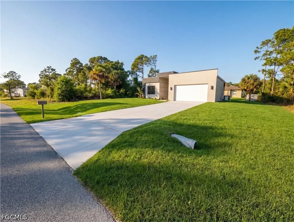 728 Crestline Avenue S Lehigh Acres FL 33974