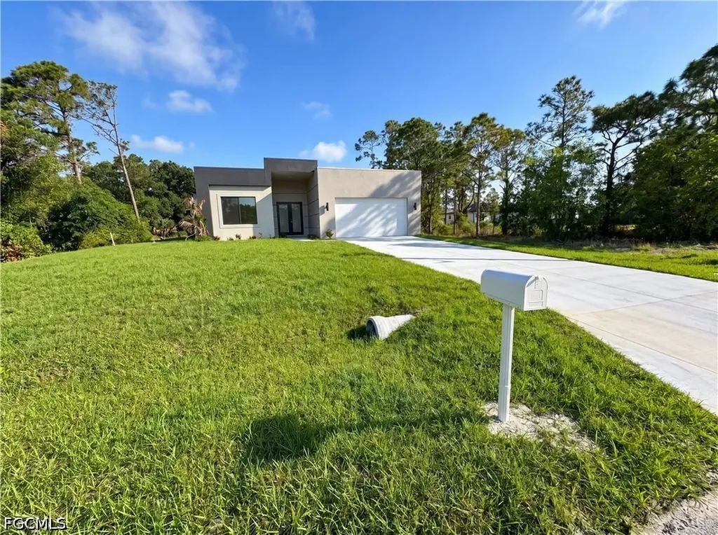728 Crestline Avenue S Lehigh Acres FL 33974