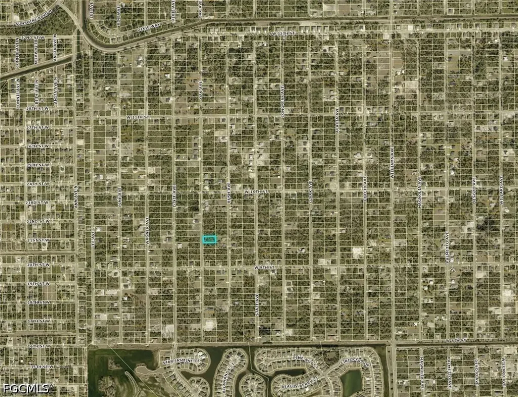 908 Oak Avenue Lehigh Acres FL 33972